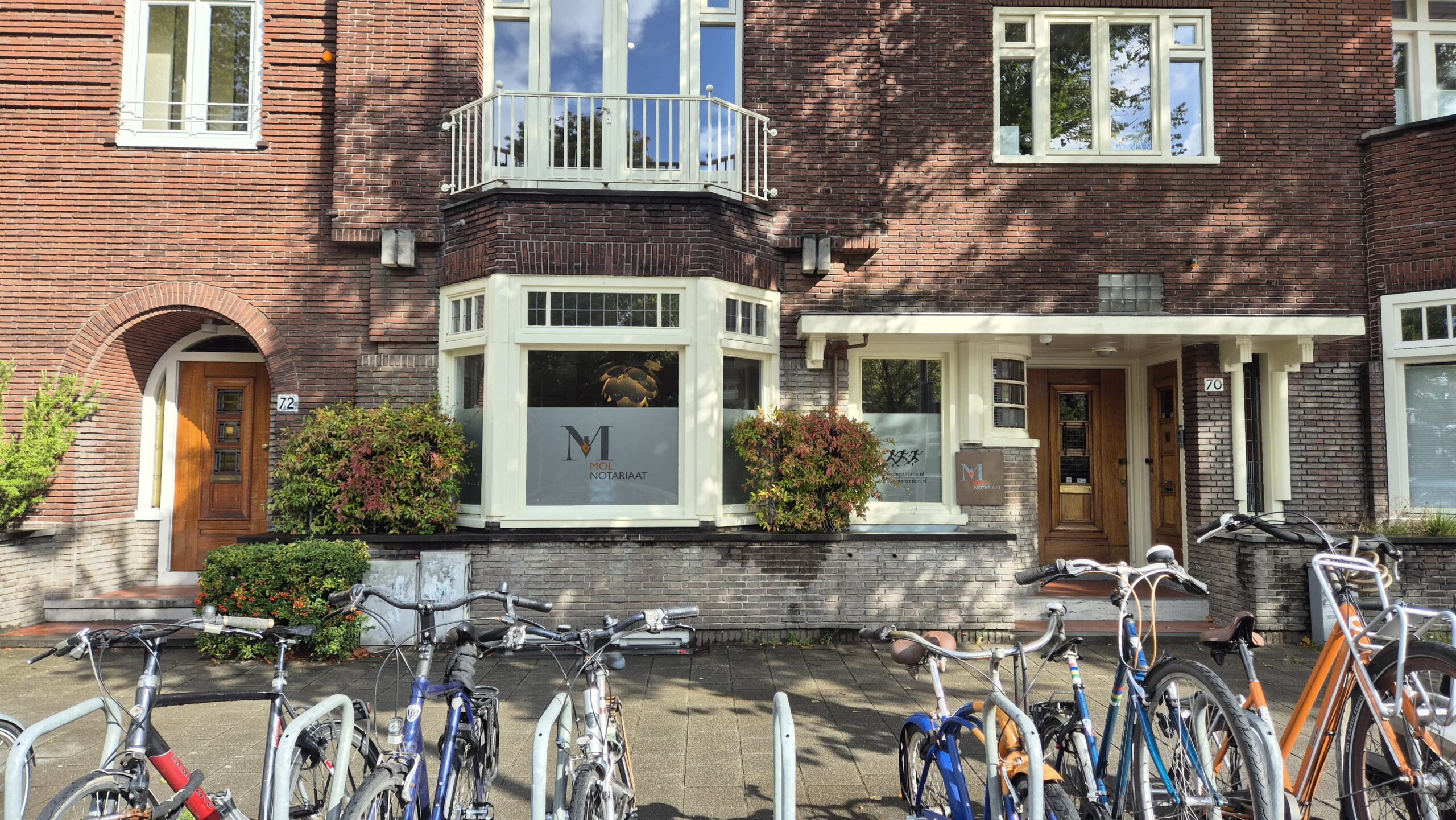 Mol notariaat privacy folie Pand van Mol Notariaat in Amsterdam met raamfolie