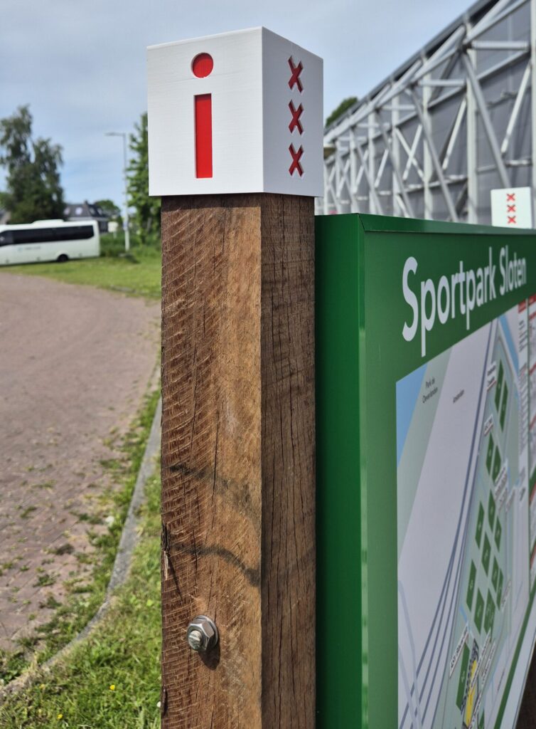 Informatiebord Sportpark Sloten met plattegrond