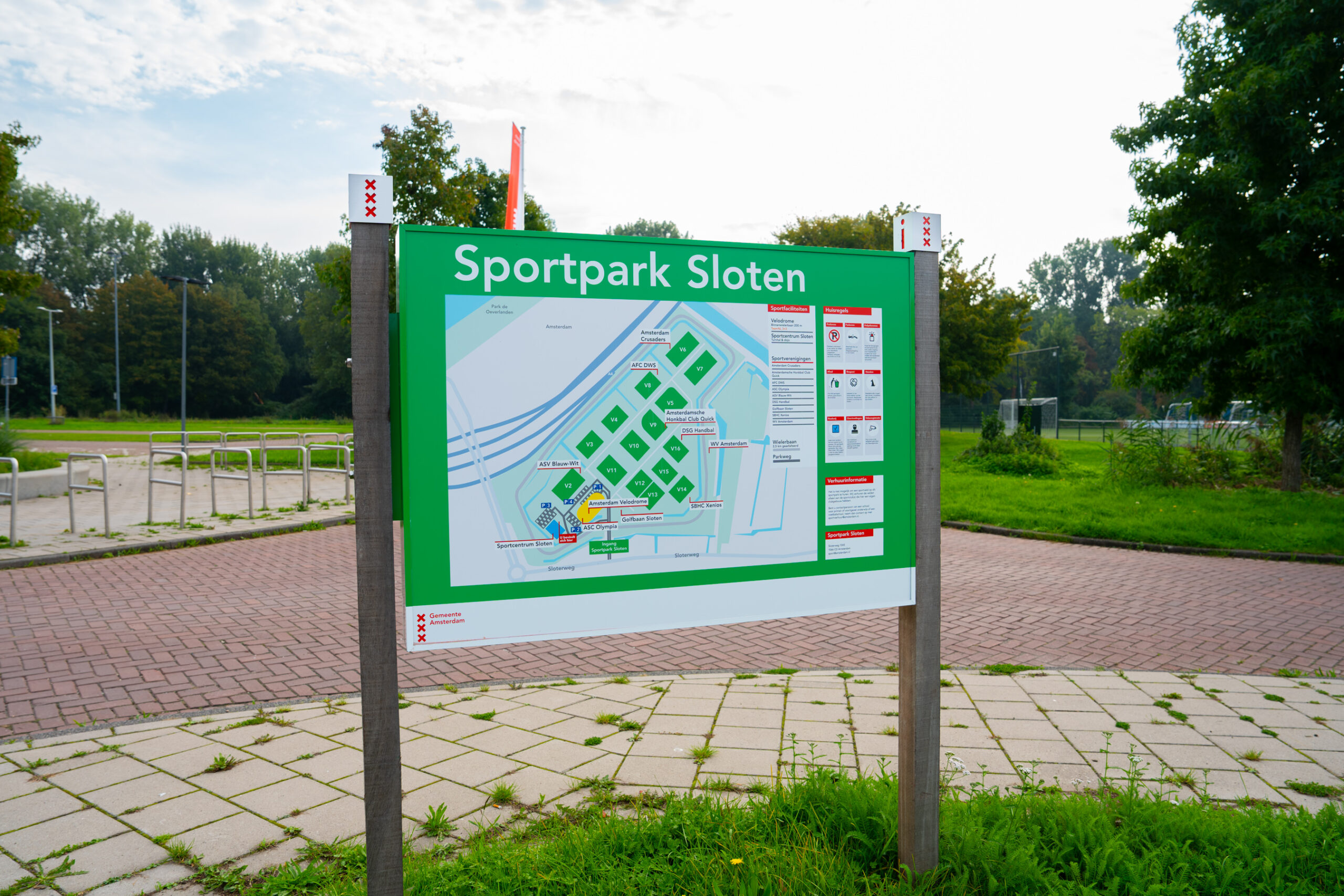 Informatiebord met plattegrond van Sportpark Sloten